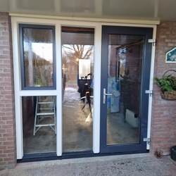 Flevo Kozijnen Almere - Almere Muziekwijk, van garage naar kantoor 02.jpeg