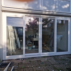 Flevo Kozijnen Almere - Amsterdam krijgt een kunststof schuifpui 02.jpeg