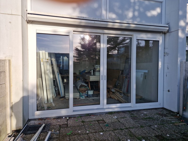 Flevo Kozijnen Almere - Amsterdam krijgt een kunststof schuifpui 02.jpeg