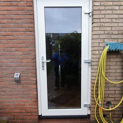 Flevo Kozijnen Almere - Kunststof achterdeur in Almere 3.jpeg