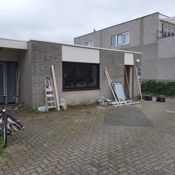 201019_Kunststof kozijnen en voordeur in groen in Almere Buiten 1.jpeg
