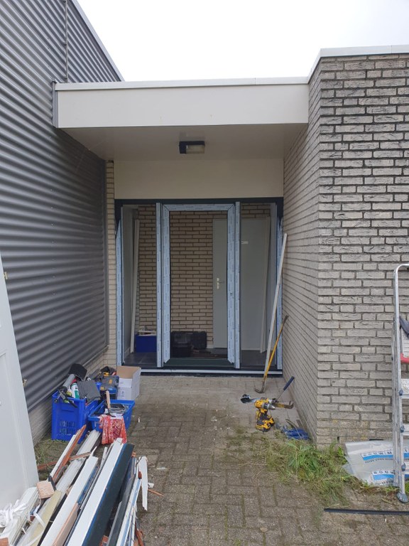 201019_Kunststof kozijnen en voordeur in groen in Almere Buiten 2.jpeg