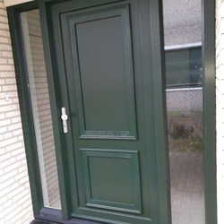 201019_Kunststof kozijnen en voordeur in groen in Almere Buiten 5.jpeg