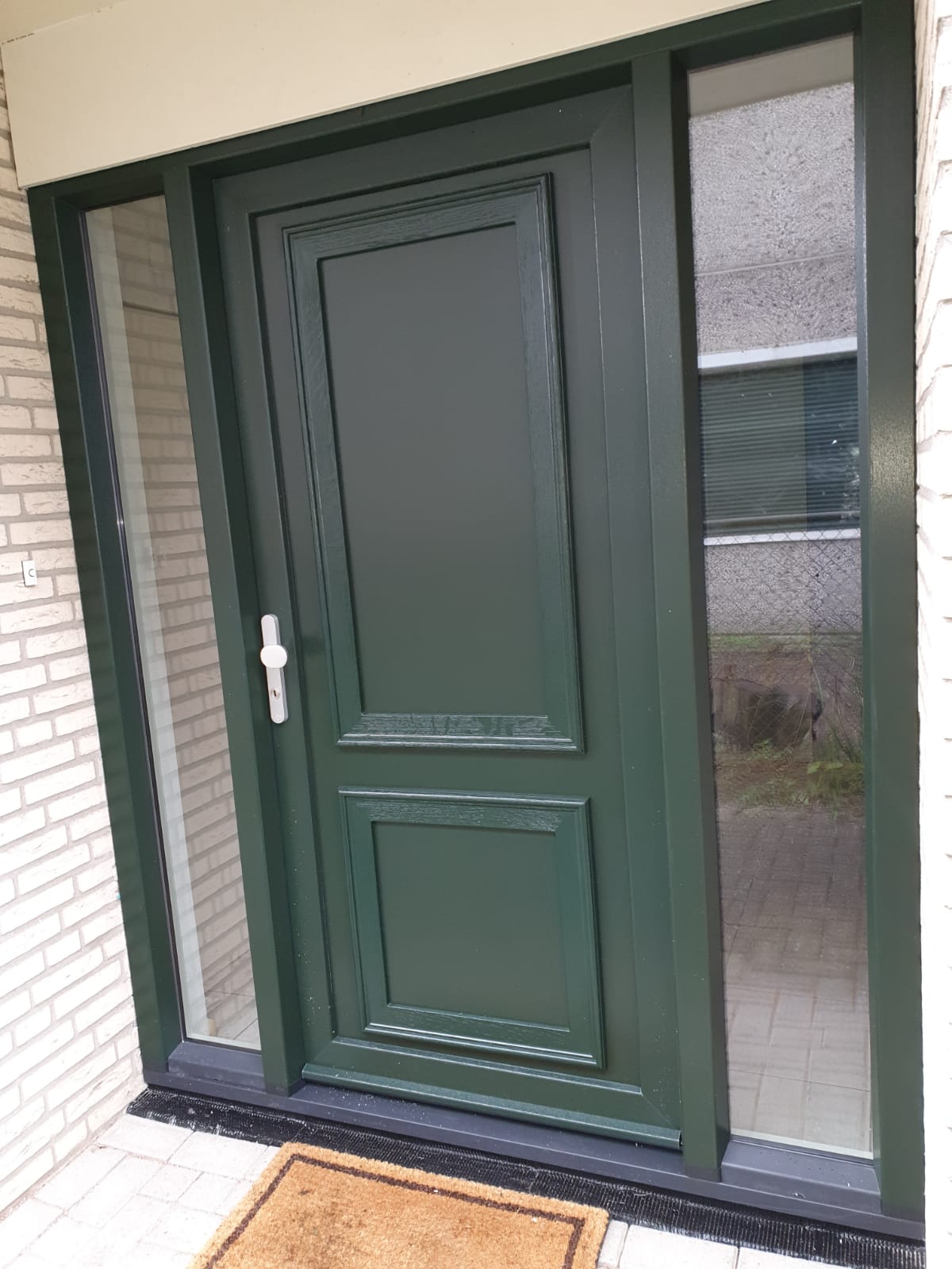 201019_Kunststof kozijnen en voordeur in groen in Almere Buiten 5.jpeg