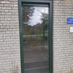 201019_Kunststof kozijnen en voordeur in groen in Almere Buiten 6.jpeg