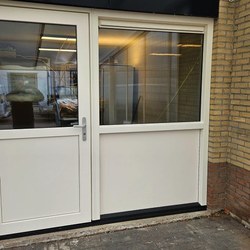 Van garagedeur naar kunststof kozijn 23.jpg