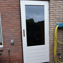 220302_Kunststof achterdeur in Almere 1.jpeg