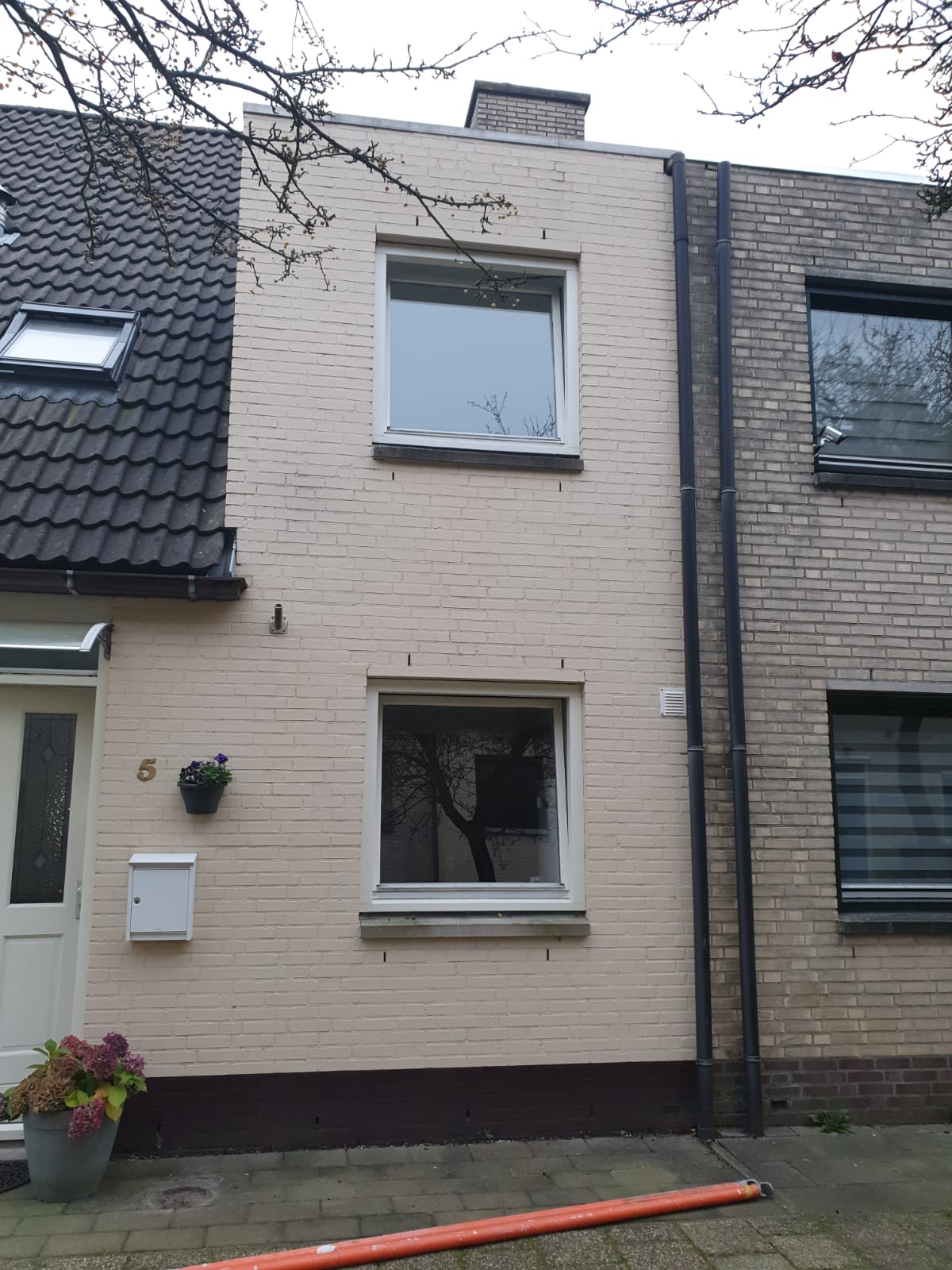 Kunststof raamkozijnen en een voordeur in Almere op 19/10 — Flevo  Kozijnenfabriek