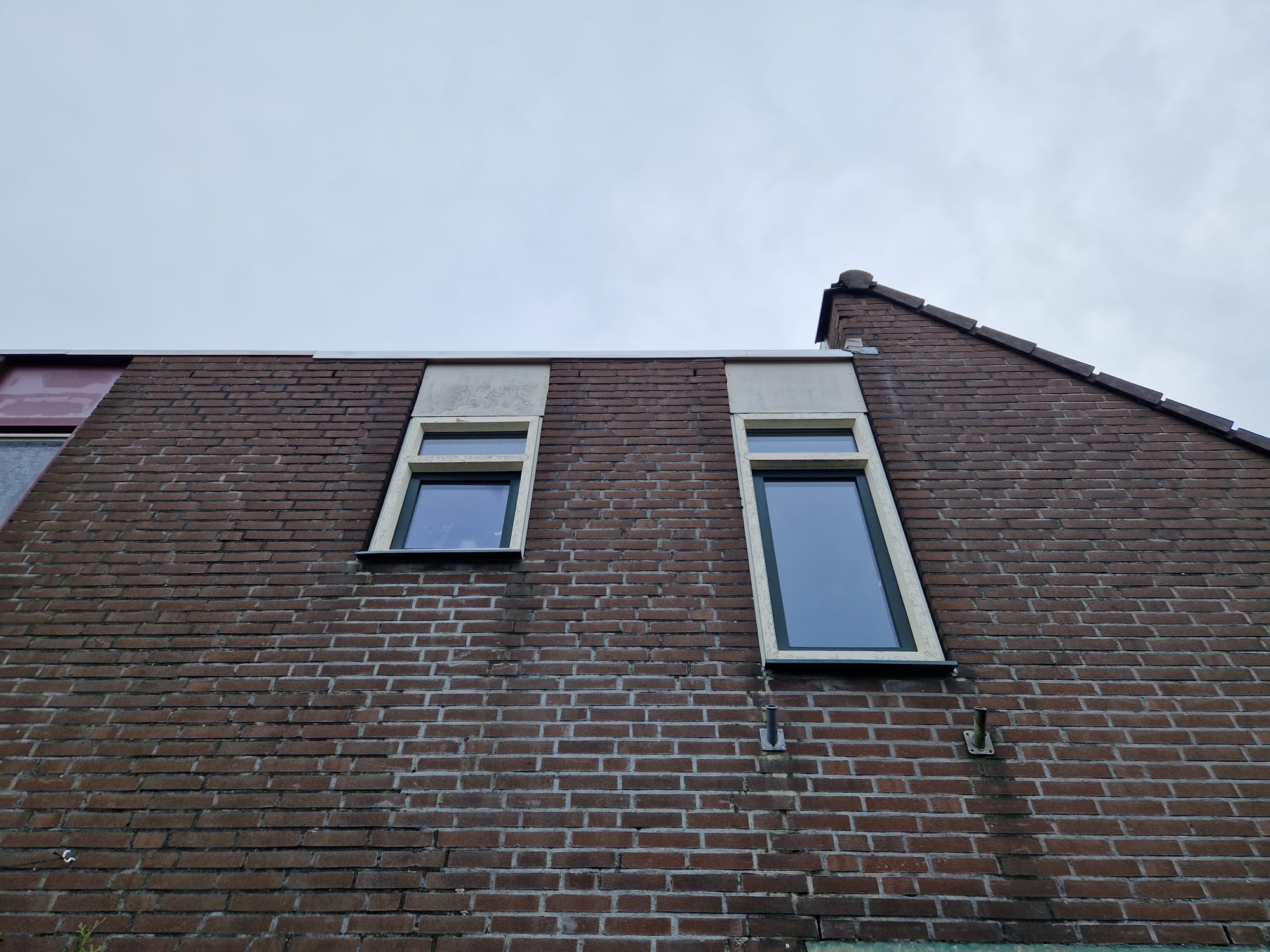 Kunststof kozijnen, deur en garageombouw 02.jpeg