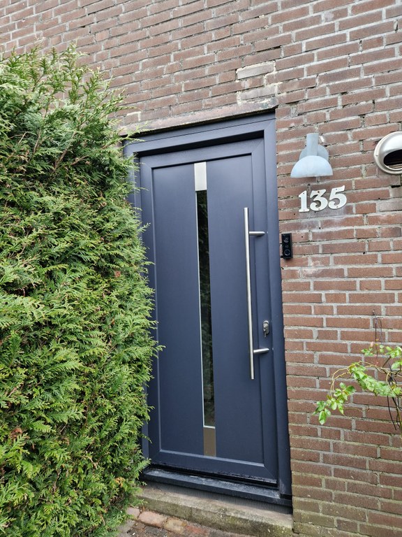 Kunststof kozijnen, deur en garageombouw 04.jpeg